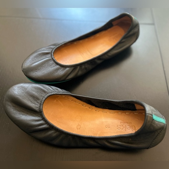 Tieks Woman's Black Leather Ballet Flats Size 10 - Picture 3 of 11